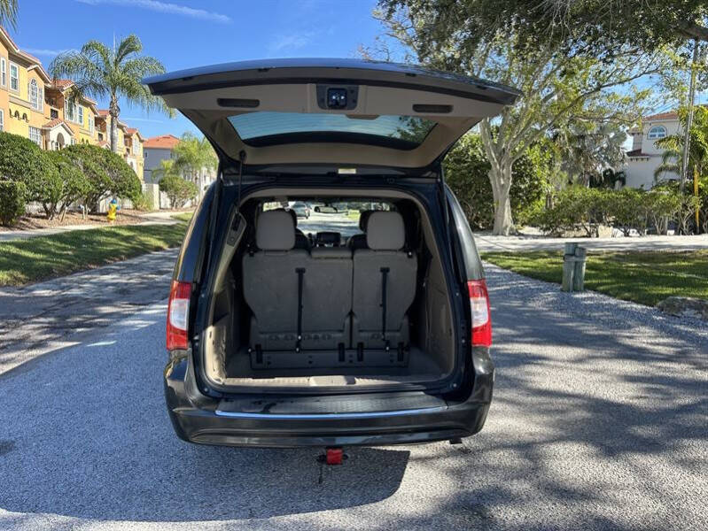 2012 Chrysler Town and Country Touring-L