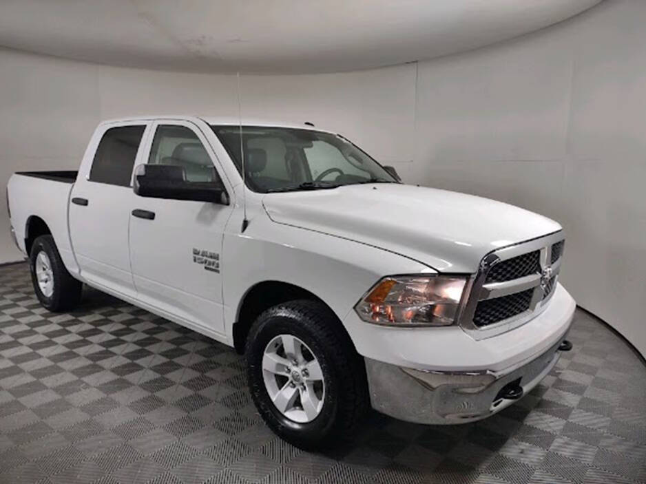 2022 RAM 1500 Classic Tradesman 4x4 4dr Crew Cab 5.5 ft. SB Pickup 