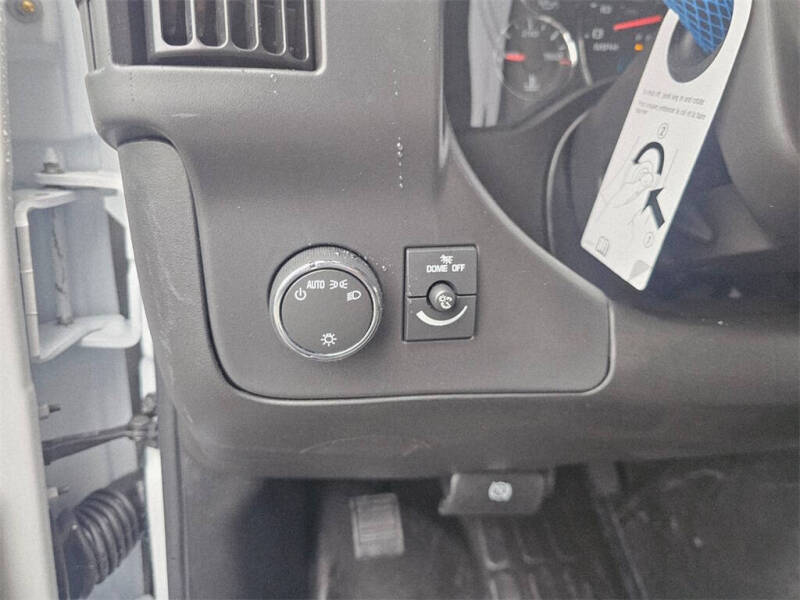 2025 Chevrolet Express 3500