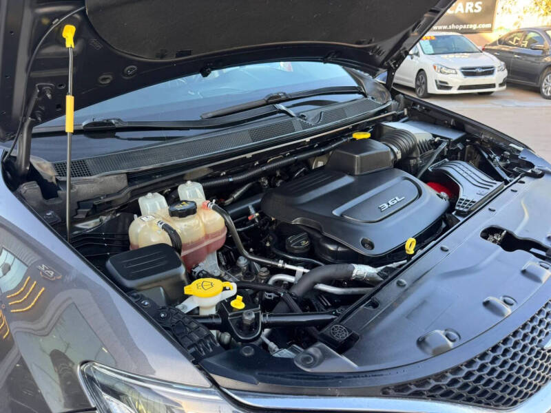 2017 Chrysler Pacifica Touring-L Plus