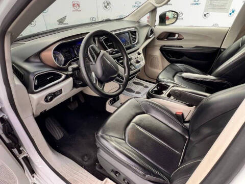 2020 Chrysler Voyager LXi