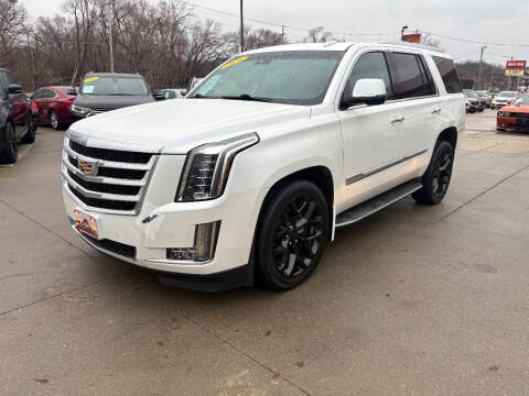 2016 Cadillac Escalade Luxury Collection