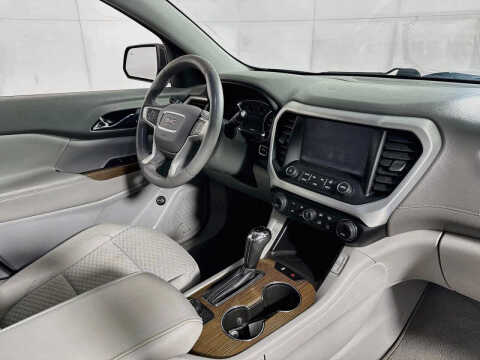 2017 GMC Acadia SLE-2