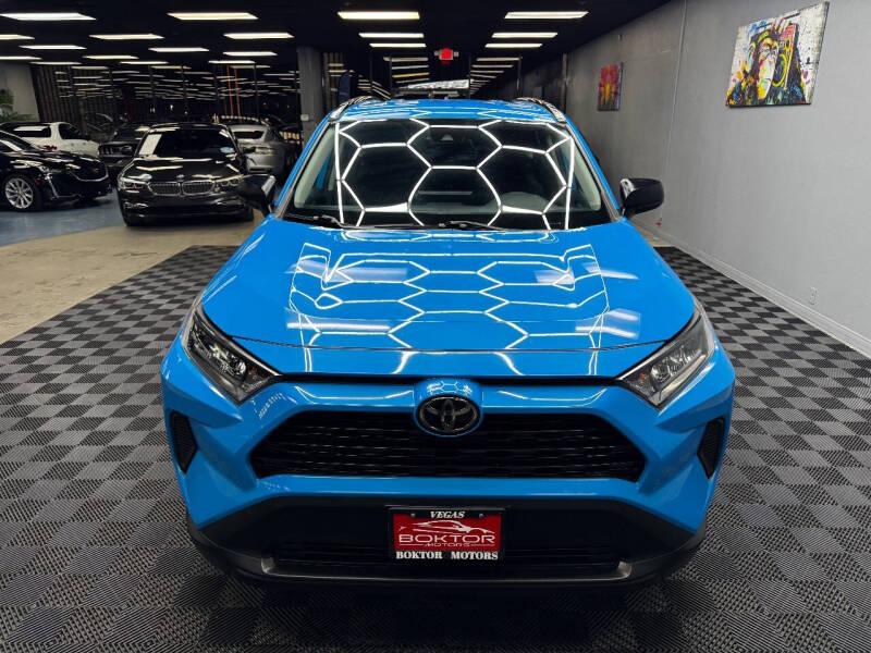 2020 Toyota RAV4 LE