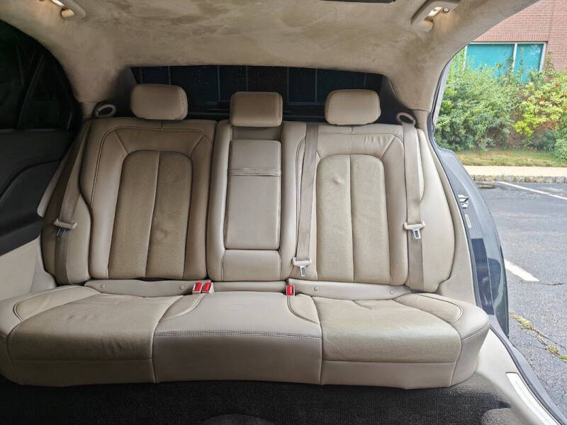 2018 Lincoln Continental Select