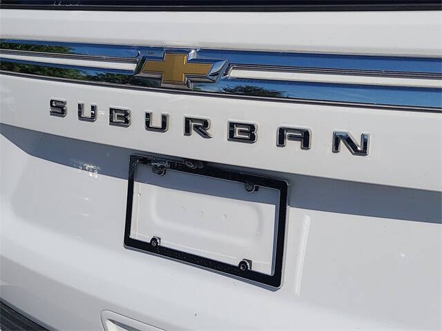 2023 Chevrolet Suburban LT
