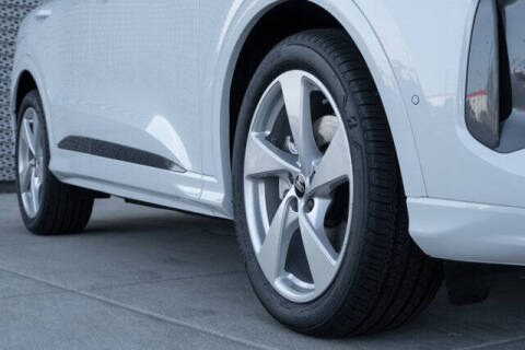 2025 Audi Q5 quattro Prestige TFSI