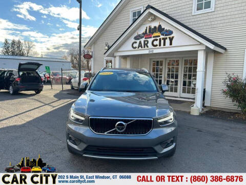 2019 Volvo XC40 T5 Momentum