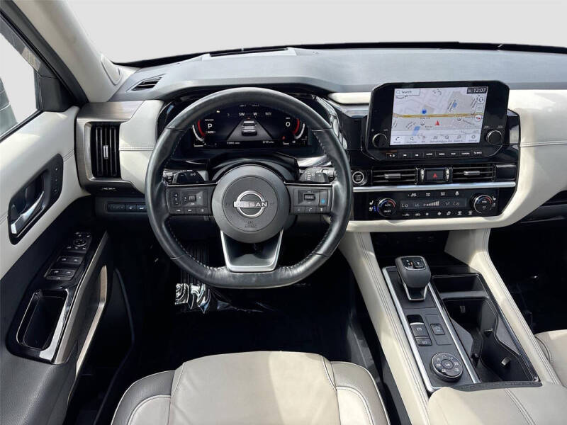 2022 Nissan Pathfinder Platinum