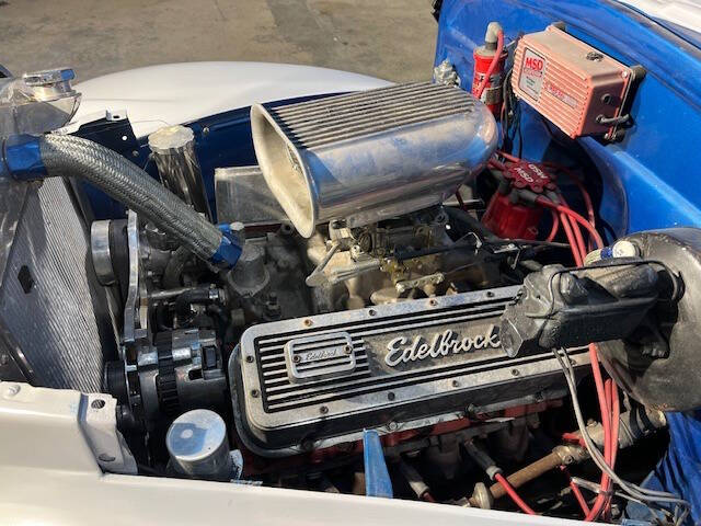 1940 Chevrolet Custom 2 Door