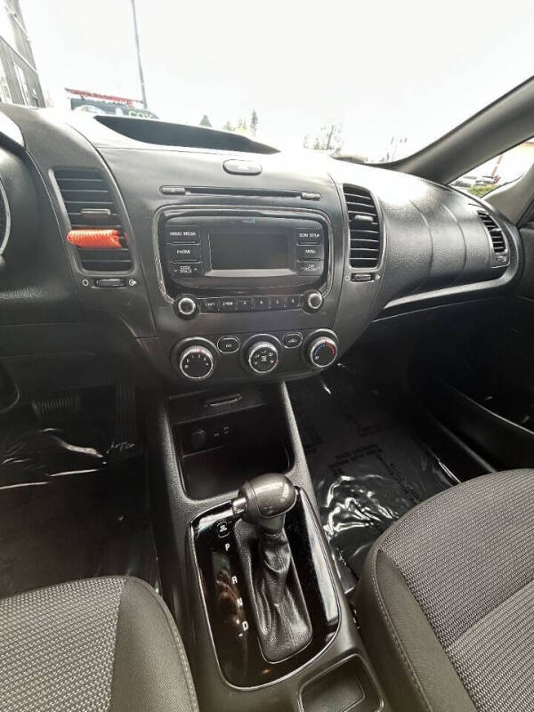 2017 Kia Forte5 LX