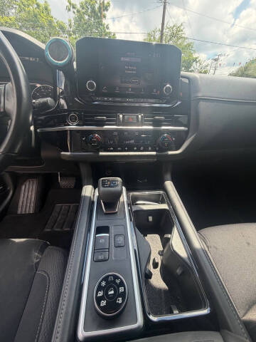 2022 Nissan Pathfinder SV