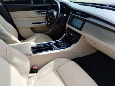 2017 Jaguar XF 35t Premium