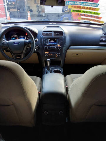 2017 Ford Explorer