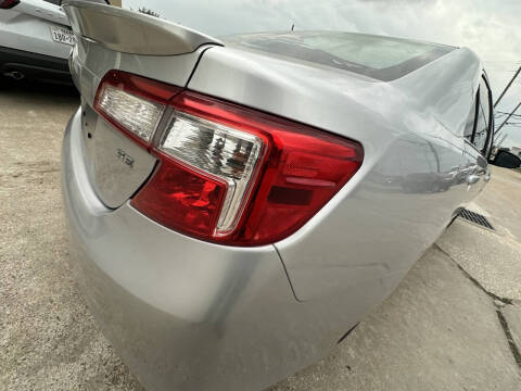 2014 Toyota Camry SE