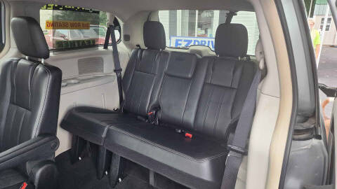 2011 Chrysler Town and Country Touring-L