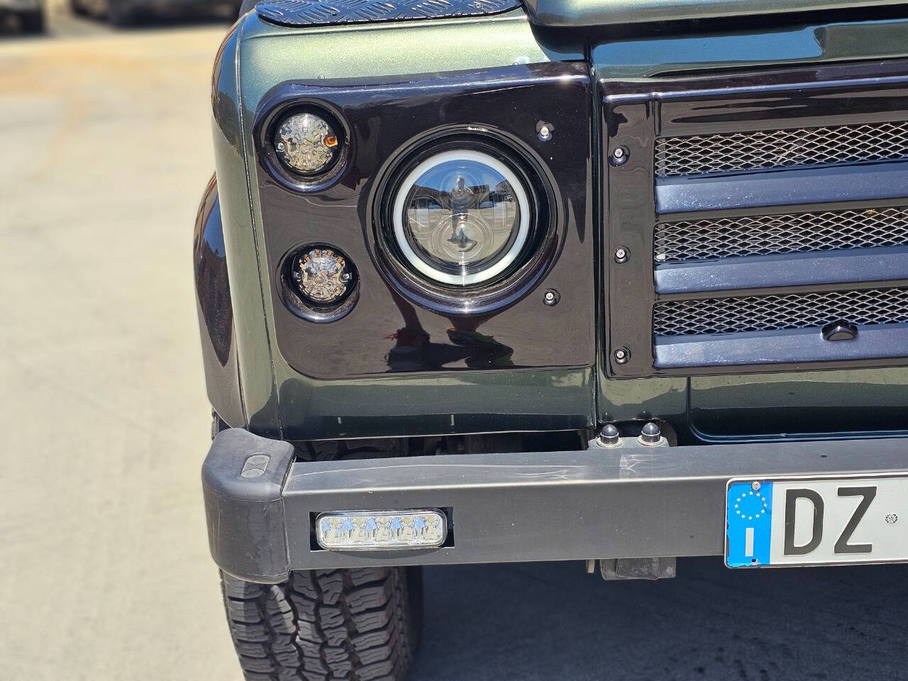 1990 Land Rover Defender 9