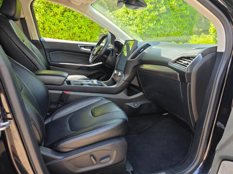 2022 Ford Edge Titanium