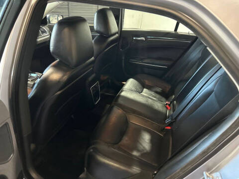 2017 Chrysler 300 Limited