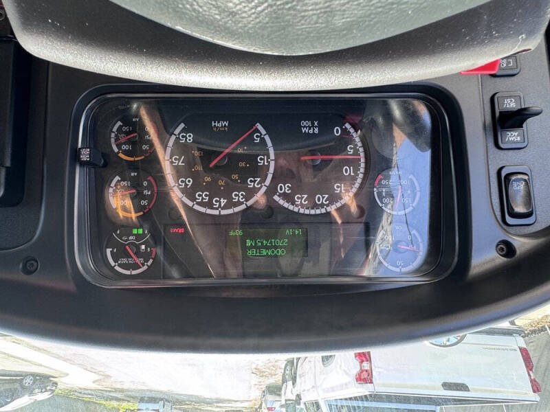 2018 Freightliner M2 106