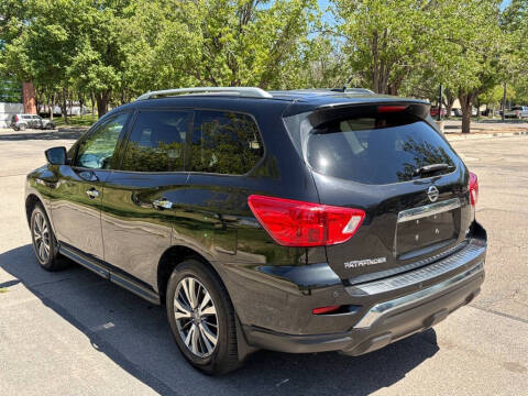 2017 Nissan Pathfinder S