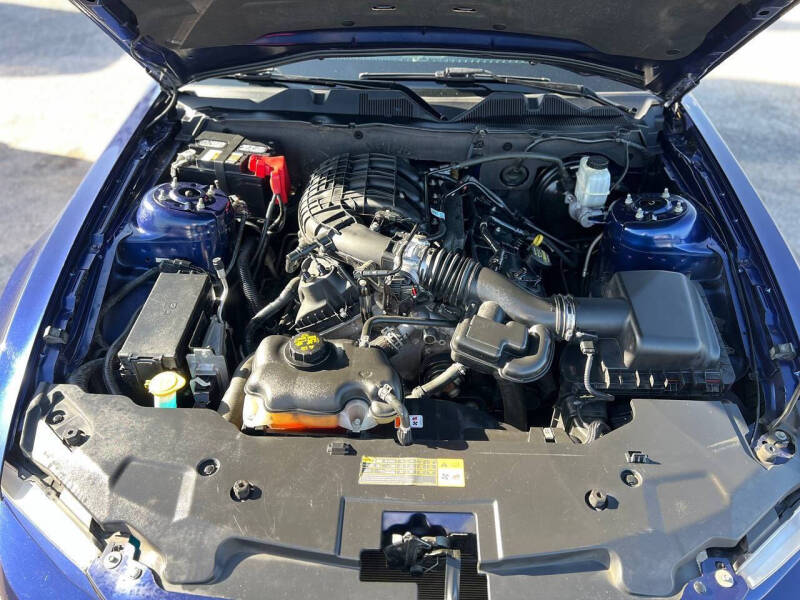 2012 Ford Mustang V6