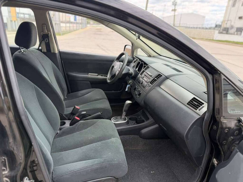 2011 Nissan Versa 1.8 S