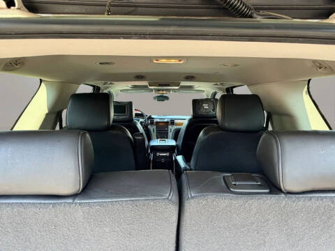 2013 Cadillac Escalade Platinum Edition
