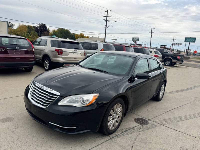 2014 Chrysler 200 for sale at United Motors in Saint Cloud MN