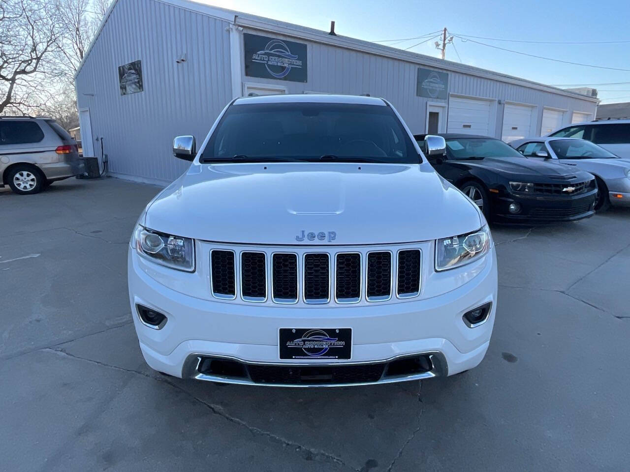 2015 Jeep Grand Cherokee for sale at Auto Connection in Waterloo, IA