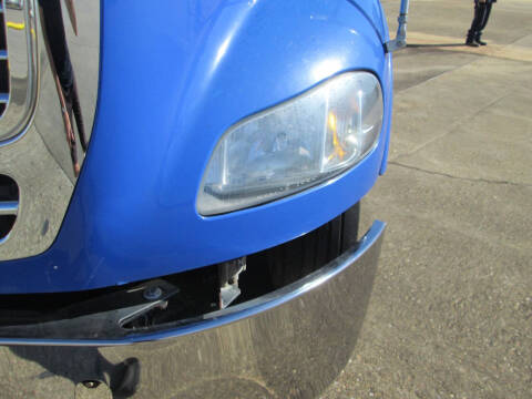 2011 Freightliner Business class M2