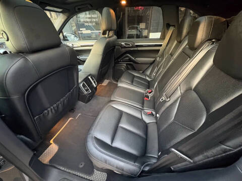 2018 Porsche Cayenne Platinum Edition