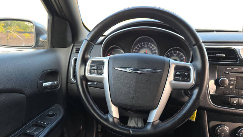 2012 Chrysler 200 Touring