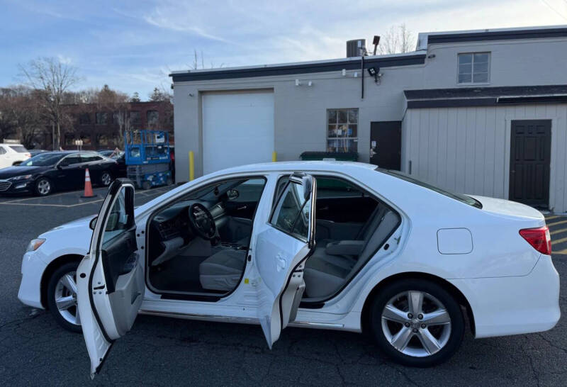 2013 Toyota Camry Hybrid