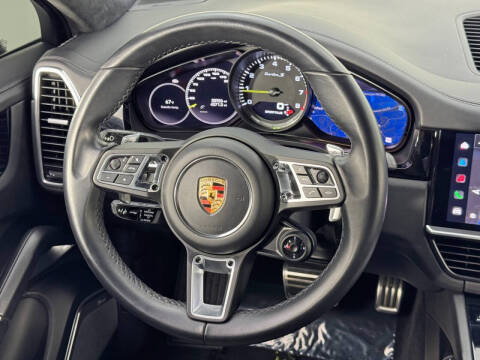 2022 Porsche Cayenne Turbo S E-Hybrid Coupe
