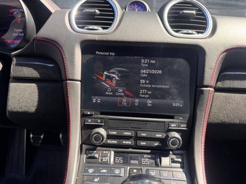 2022 Porsche 718 Cayman GT4