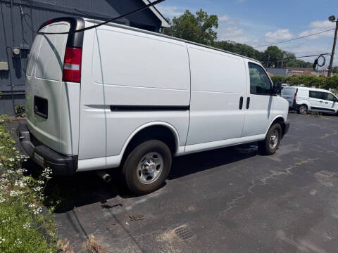 2022 Chevrolet Express 2500