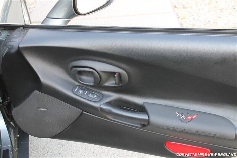 2004 Chevrolet Corvette 29