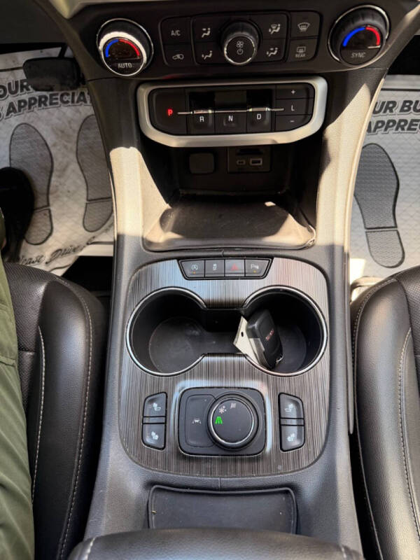 2023 GMC Acadia SLT