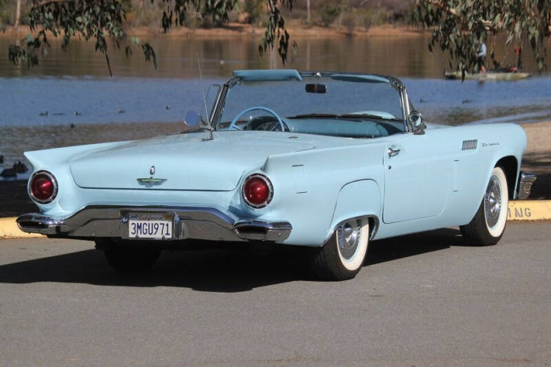 1957 Ford Thunderbird