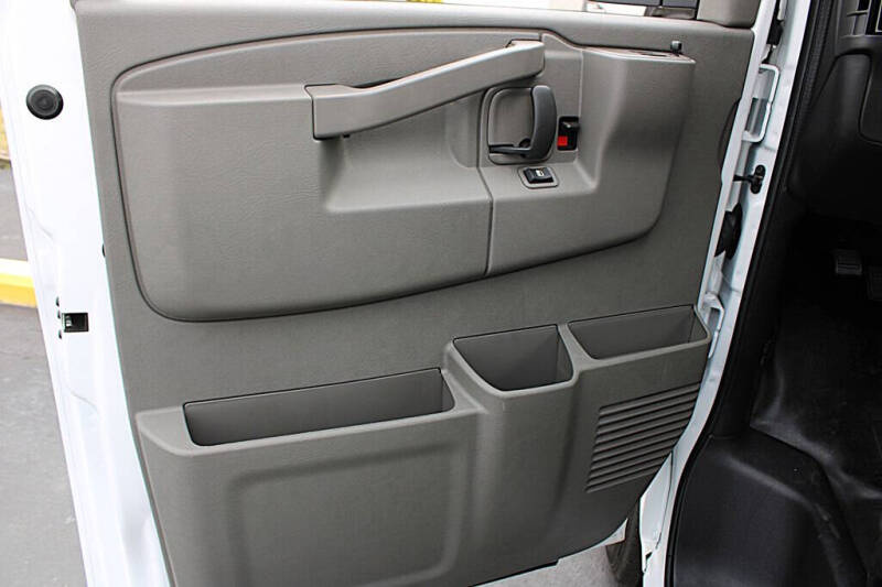 2025 GMC Savana 2500