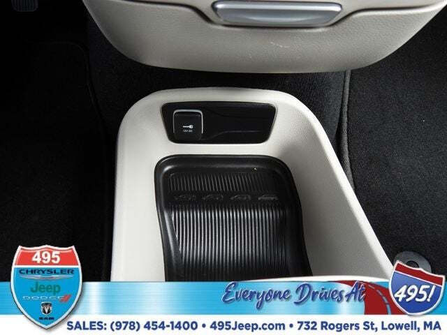 2023 Chrysler Pacifica Plug-In Hybrid Touring L