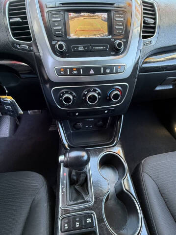 2014 Kia Sorento LX