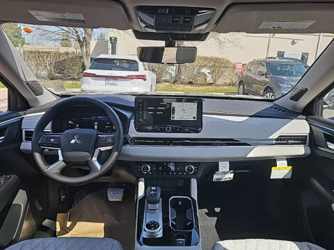 2025 Mitsubishi Outlander SEL Platinum Edition