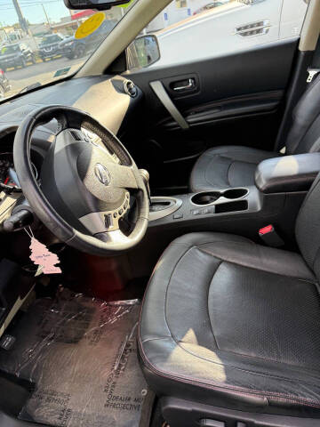 2013 Nissan Rogue SV w/SL Package