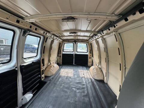 2017 Chevrolet Express 2500