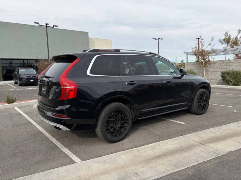 2016 Volvo XC90 T6 Momentum