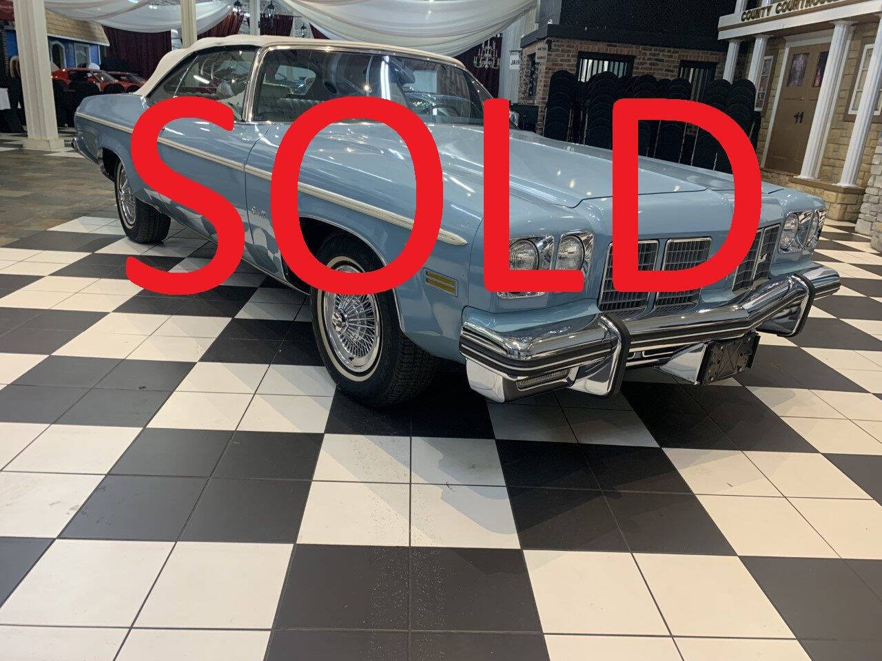1975 Oldsmobile Delta Eighty-Eight 2