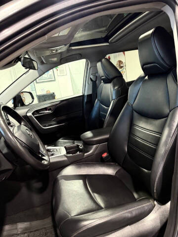 2021 Toyota RAV4 Hybrid XLE Premium