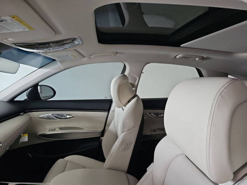 2023 Genesis GV70 2.5T Standard